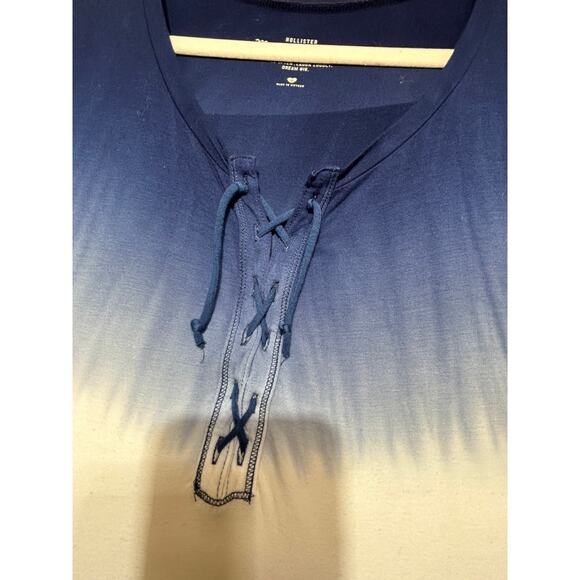 Hollister Must Have Collection Women's Blue Tie Dye Ombre Flowy Tee Size M - Picture 3 of 9